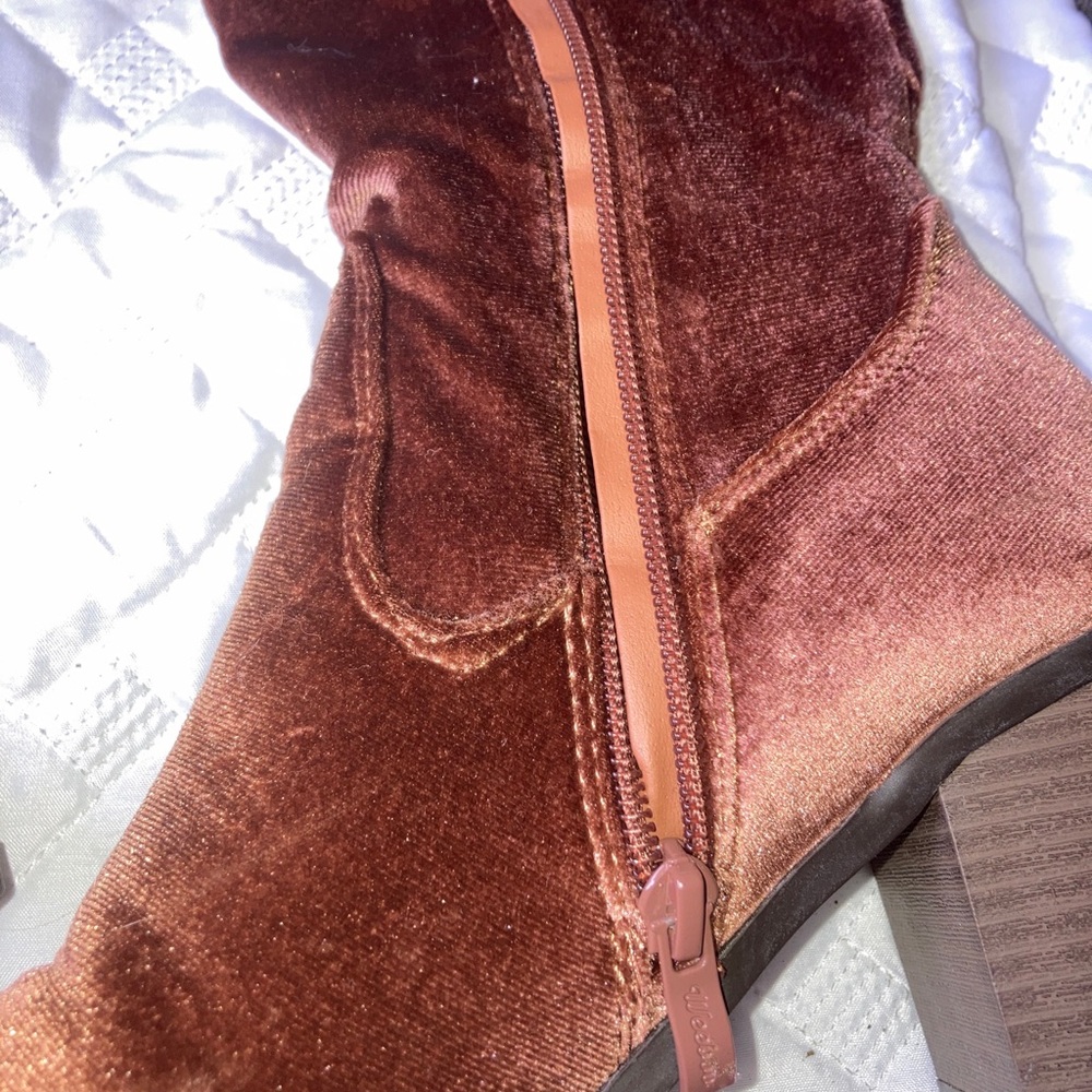 Wee boo velvet knee high boots size 7
